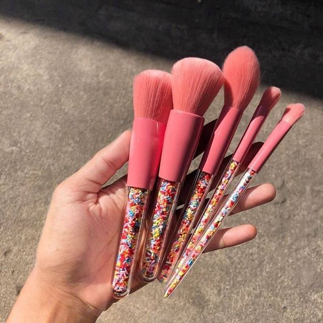 Brush set 5pcs แปรงขนม แปรงแต่งหน้าขนนุ่ม