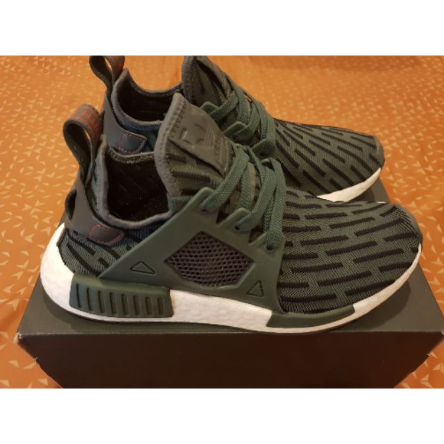 (มือสอง) รองเท้าผ้าใบผู้หญิง Adidas NMD XR1
