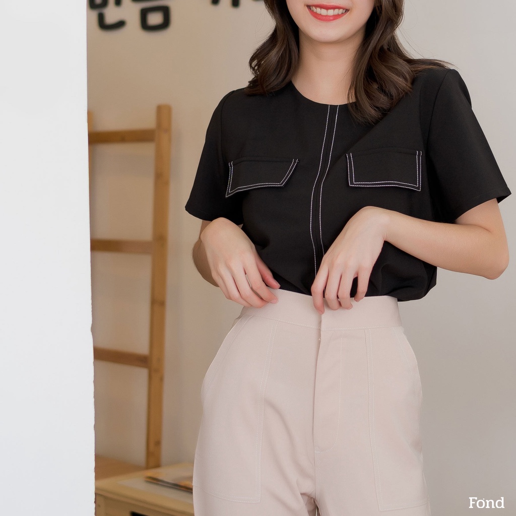 Fond - เสื้อแขนสั้นดีเทลเพิ่มความเก๋ด้วยการเล่นสีด้ายที่ตัดกับสีเสื้ออย่างลงตัว 'D011'