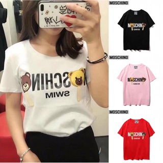[S-5XL] 3500 moschino เสื้อยืด แขนสั้น ลายหมี mmo สีแดง สีชมพู แฟชั่นสําหรับผู้ชาย ผู้หญิง
