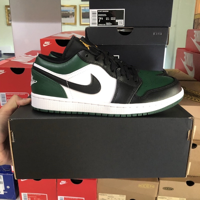 nike green toe low