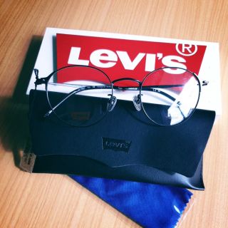 กรอบแว่นสายตา Levis รุ่น LV7008/F