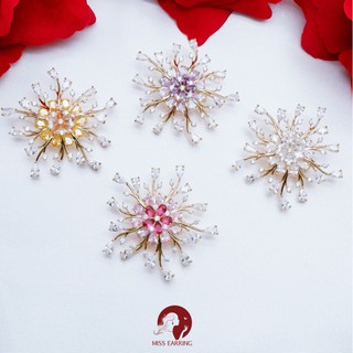 Miss Earring เข็มกลัดเพชร CZ Floral Bloom อะไหล่สีทอง มี 4 สี ขาว เหลือง ม่วง ชมพู