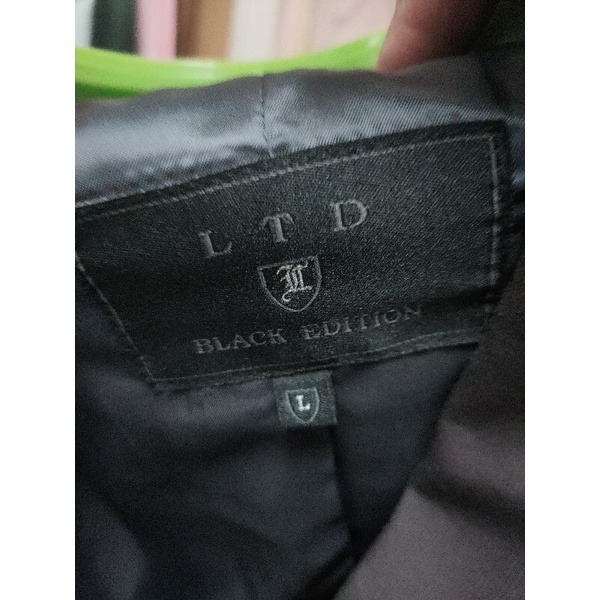 เสื้อสูท หล่อสีนี้ใส่ไปได้ทุกงานจ้า ราคาแค่ 890 บาทเอาไปใส่กัน อก44-46 นะ 28$ 28usdt