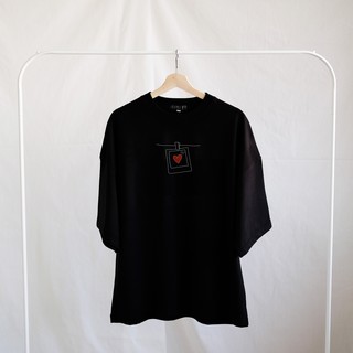 ราคาต่ำสุดเสื้อยืดโอเวอร์ไซส์ GURETO : Heart (Black)ขนาดเต็มS-3XL