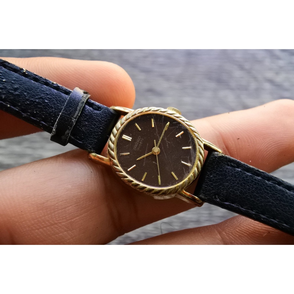 นาฬิกา Vintage มือสองญี่ปุ่น seiko VINTAGE 1421-5510 ระบบ Quartz ผู้หญิง ใช้งานได้ปกติ สภาพดี ของแท้ 100% เปลี่ยนถ่าน
