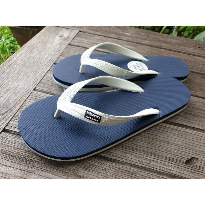 รองเท้าแตะ hippo bloo สีกรมท่าขาวสายขาว