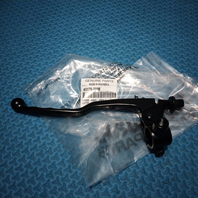KAWASAKI ที่จับคลัทช์บวกชุดยึดนินจาร.ร เก่าใหม่เดิมคาวาซากิ46076-0088