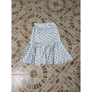 🎈Used Like New : กระโปรงลายเหลือง-ขาว
