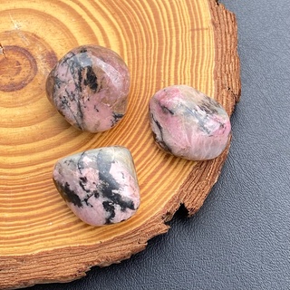 เซ็ตหินโรโดไรต์ ก้อนขัดมัน 3ชิ้น (Rhodonite Tumbled Set) #1
