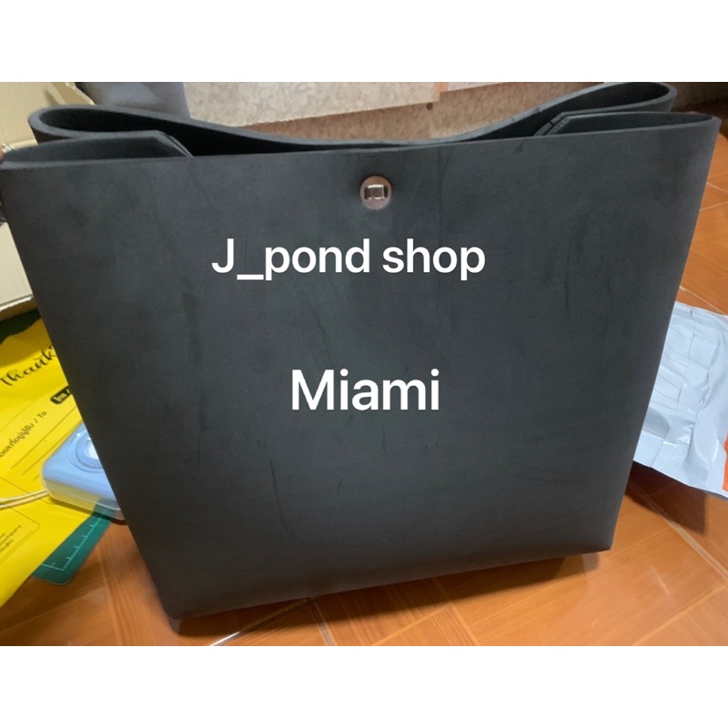 ดันทรงกระเป๋า freitag Miami