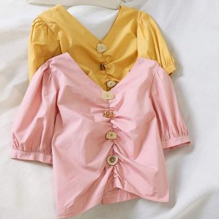 8.8 ✅พร้อมส่ง✅เสื้อคอวีแขนพัฟ