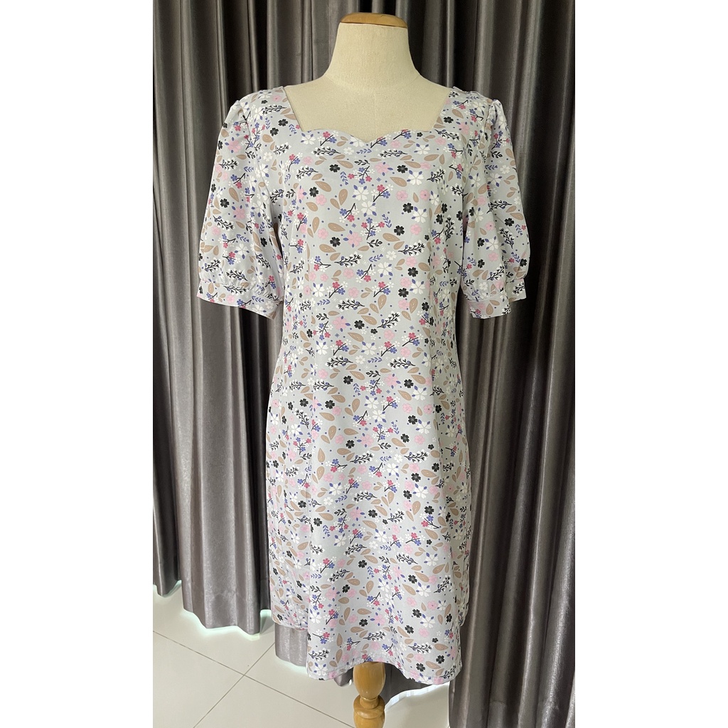 (USED) เดรสสีฟ้าลายดอกไม้ YASINEE