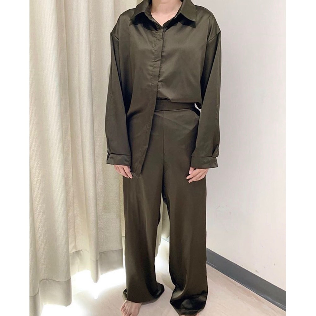 TWENTYTWOSUNDAY - SET Airport Look