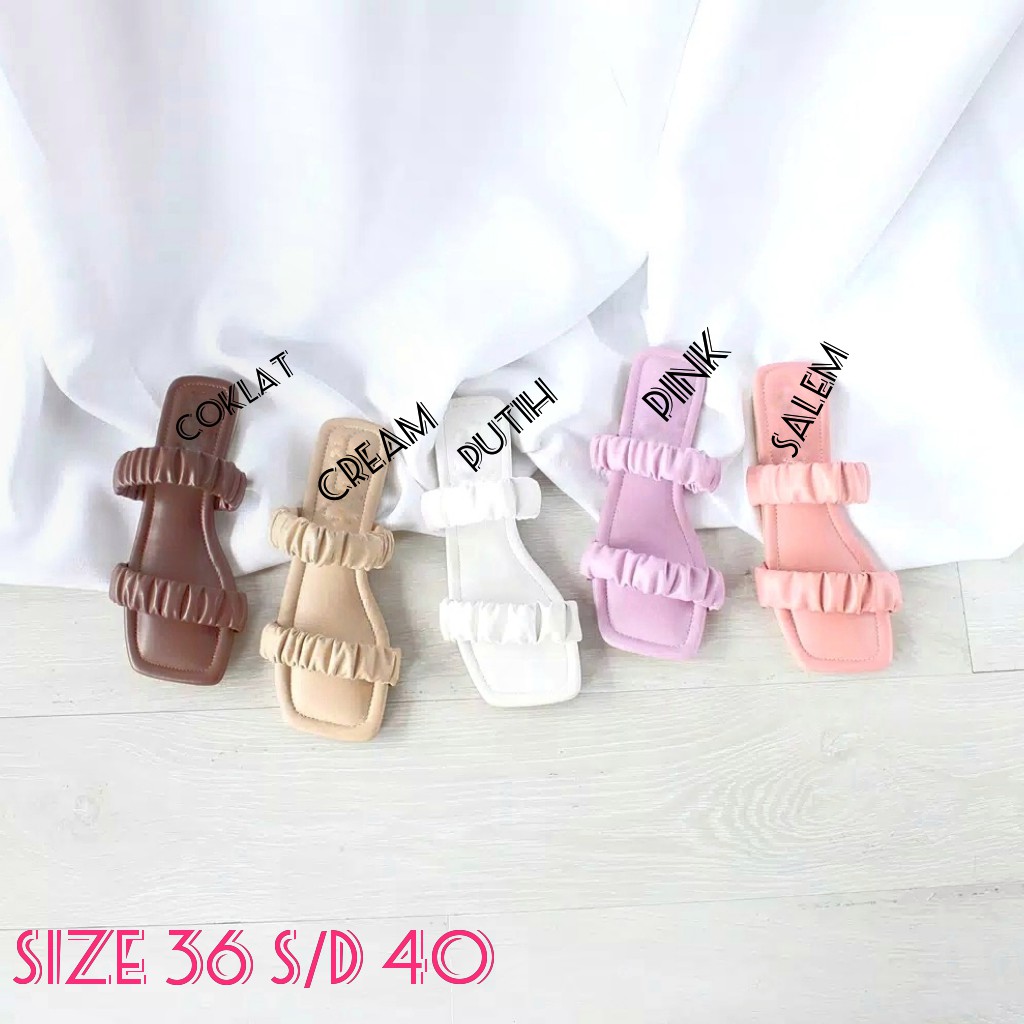 รองเท้าแตะผู้หญิง OLLIE พร้อม TWO-BAND PULL-OUT MOTIF CASUAL