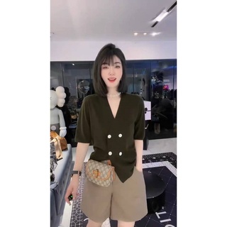 🏖New Arrival 📸งานนำเข้าเสื้อไหมพรมแฟชั่นสไตล์เกาหลี ดีเทลแต่งกระดุมคู่ใช้งานได้จริง งานสวยปังงานสีพื้นสุดหรูเนื้อผ้านุ่ม