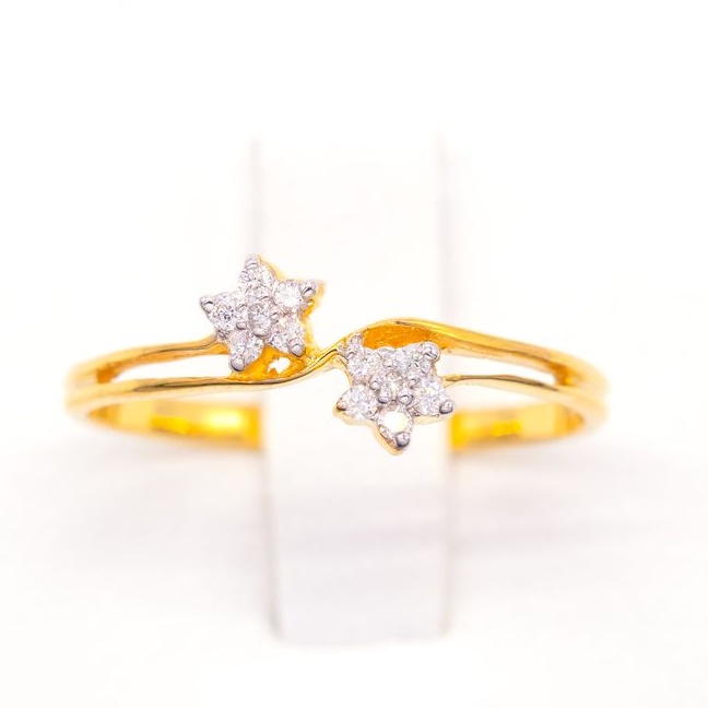 แหวนดอกพิกุลคู่ ก้านไขว้คลื่นๆ แหวนเพชร แหวนทองเพชรแท้ ทองแท้ 37.5% (9K) ME845