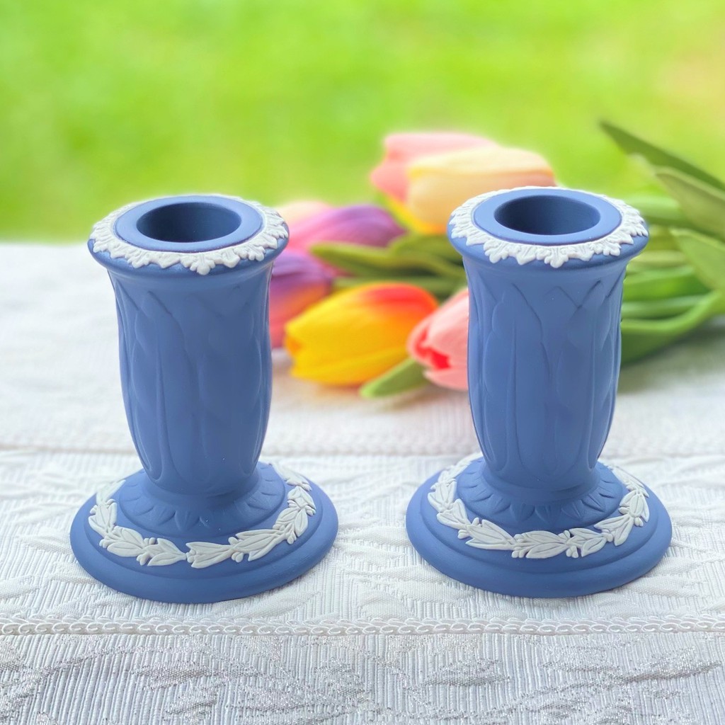 เชิงเทียน Wedgwood Portland Blue Jasperware Candle Holder (Pair) เชิงเทียนสีน้ำเงินเข้มสวยคลาสสิค เชิงเทียนอังกฤษ เทียน