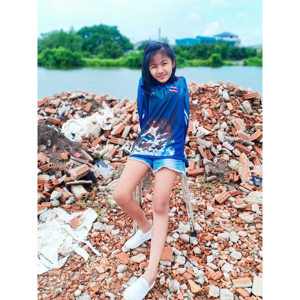 THAI FISHING เสื้อตกปลาเด็กกีฬากลางแจ้งJK THAILANDสีน้ำเงินป้องกันUV80-90%สีไม่ตกแห้งเร็วใส่ได้