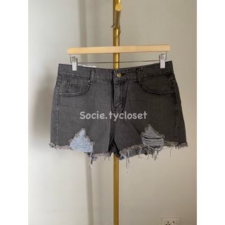 Socie.tycloset-C2กางเกงเอวสูงขาสั้นสีดำฟอกแต่งขาด