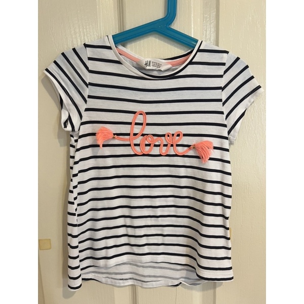 เสื้อยืด H and M ไซด์ 4-6 y