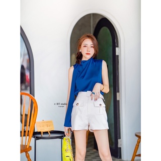 เซท 3 ชิ้น เสื้อแขนกุดแต่งสายยาวพันรอบคอ สีน้ำเงินออกกรม ผ้าลื่น ๆ ดูดีมีสไตล์ม๊ากจ้า