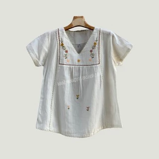 เสื้อผู้หญิงคอวีถักคู่ งานปักดอกมะลิ สีสันใสสวยงามหน้าสวมใส่ ใสสบายไม่ร้อน แห้งง่าย เย็นสบาย สีไม่ตกไม่หด ใส่อยู่บ้าน