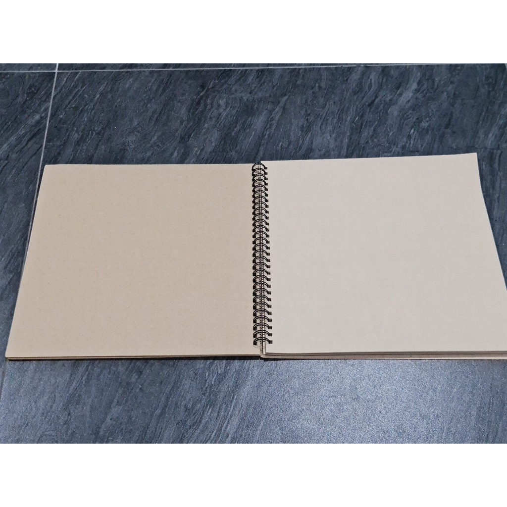 สมุดริมลวด กระดาษน้ำตาล  ขนาด 260x255mm  50แผ่น/เล่ม  ยี่ห้อ IBOOM รุ่น IB1303
