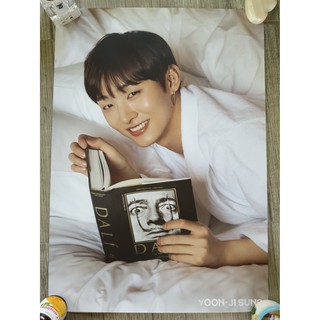 [แท้] โปสเตอร์ ยูนจีซอง Yoon Jisung จาก WANNA ONE Summer Pop Up Store Popup Store Poster ชุดคลุมอาบน้ำ บนเตียง