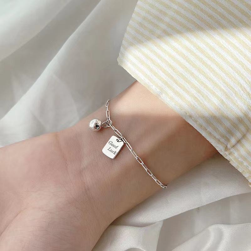 Xesi สร้อยข้อมือลูกปัด ทรงสี่เหลี่ยม สไตล์เกาหลี นําโชค สําหรับผู้หญิง