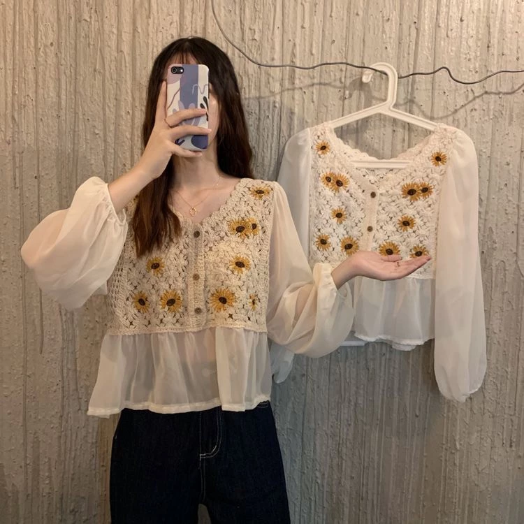 Cicishop(พร้อมส่ง)NEW IN เสื้อครอปผ้าถักงานปักดอกทานตะวันชายเสื้อซีทรูตะมุตะมิน่ารักมากๆ(A19/A199)