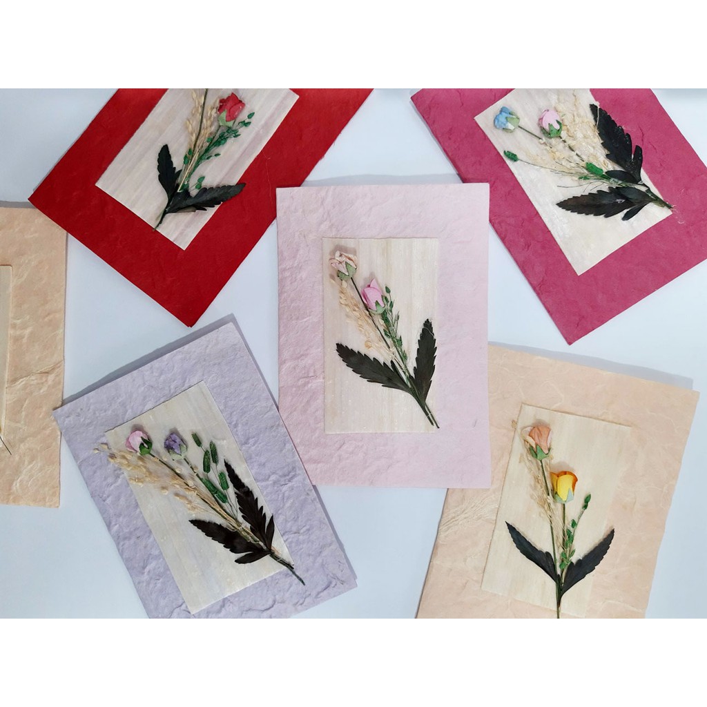 การ์ดอวยพรดอกกุหลาบพื้นขาว (ขนาด M) Handmade Mulberry Paper Card with Rose and White Background (Size M)