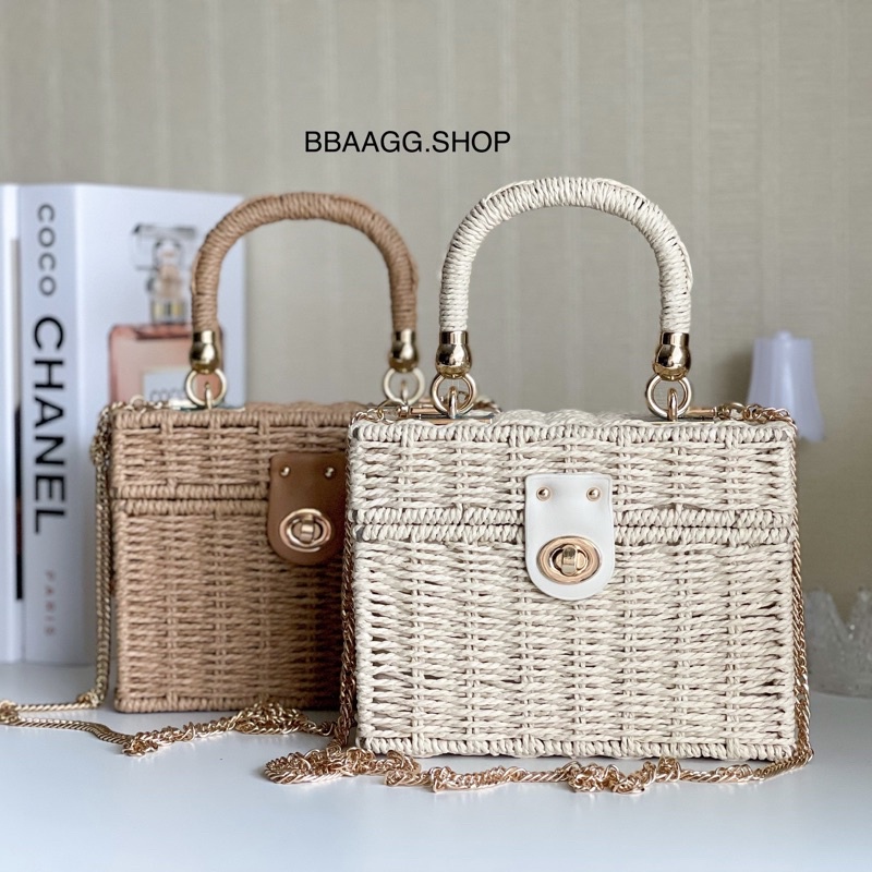 พร้อมส่งจากไทย Evelyn Woven Bag 9 กระเป๋าสานแบบถือ และสะพายได้ ทรงกล่อง มีสายโซ่ Crossbody ให้ (สามารถถอดเก็บได้)