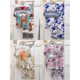 ⭐️New⭐️(พร้อมส่ง)ชุดเซ็ตเสื้อยืดกลมแขนสั้น+ กางเกงขายาวทรงกระบอกขาบานมีกระเป๋าข้าง(ผ้าไมโครพิมพ์ลาย)