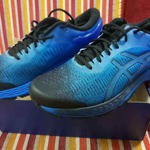 Asics รองเท้าวิ่ง