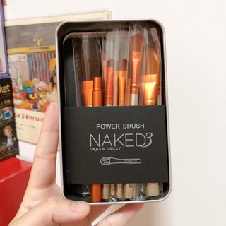 ชุดแปรงแต่งหน้า NAKED3 *ตำหนิมีรอยบุบที่กล่องบ้าง ขอคนรับได้