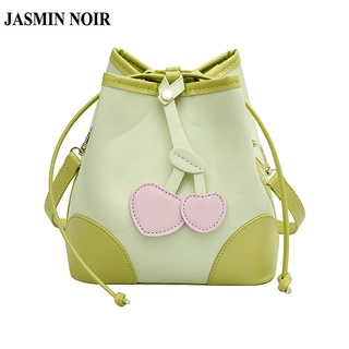 Jasmin Noir กระเป๋าสะพายข้าง หนัง PU ประดับพู่ ทรงบักเก็ต สําหรับผู้หญิง