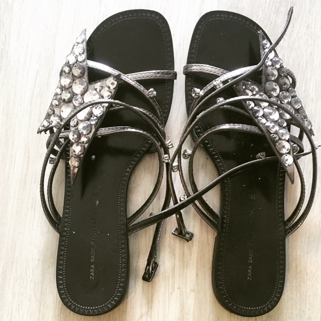 รองเท้า ZARA