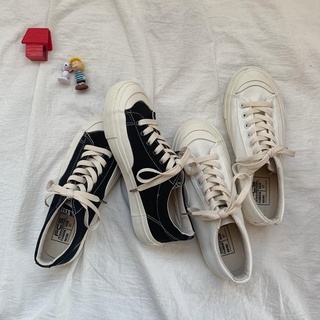 พร้อมส่งในไทย หัวมน รองเท้าผ้าใบมินิมอล ทรงหัวมน น่ารักคิ้วท์ๆ สไตล์เกาหลี มีสีขาวกับสีดำ