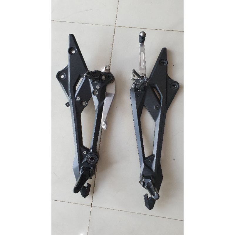 ชุดพักเท้า หน้าหลัง Rear set Kawasaki Z800 เดิมโรงงาน