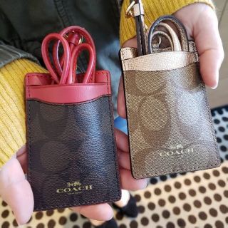 🦋Coach แท้ 🦋 สายคล้องบัตร COACG ID LANYARD IN SIGNATURE COATED CANVAS (IMAA8)