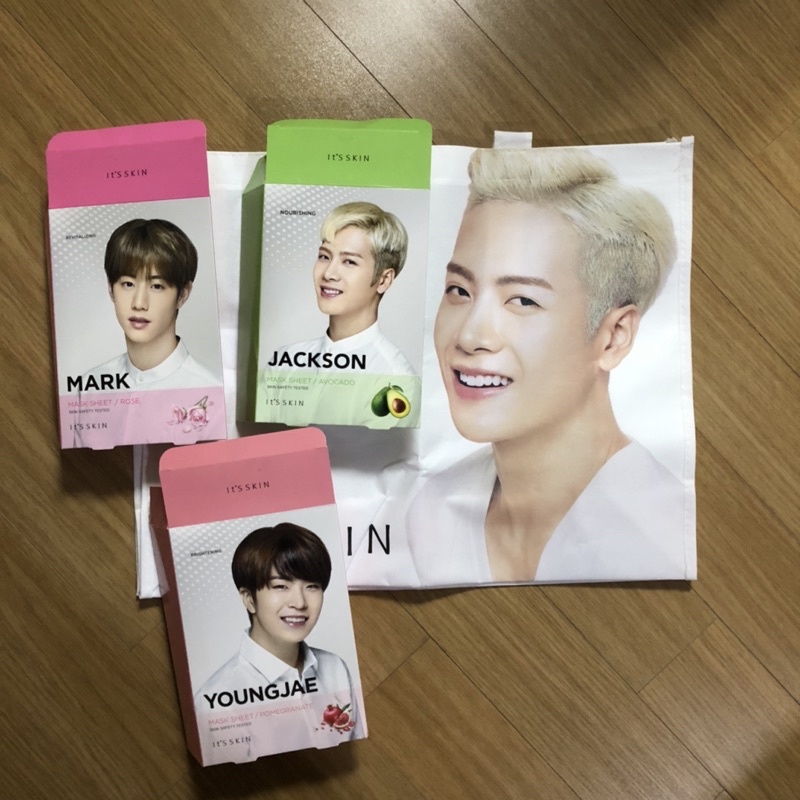 ถุงผ้า Itskin ลาย GOT7 ของแท้‼️ ด้านหน้าเป็นรูป แจ็คสัน ด้านหลังเป็นรูปแบมแบม แถมฟรีกล่องมาร์คหน้ารู