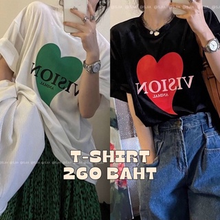 พร้อมส่ง เสื้อยืดคอกลมแขนสั้นสีดำและสีขาว ผ้ากำมะหยี่ ผ้าเงาเล่นแสง  ดีเทลงานสกรีนลายหัวใจแบบเต็มด้านหน้า