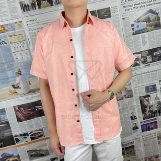 SHIRTFOLDING เสื้อเชิ้ต แขนสั้นคอปก สีโอรส กระดุมดำ