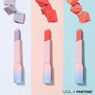 (PRE) VDL + Pantone Lipstick