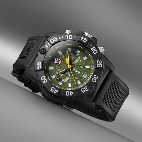 Luminox Navy Chronograph 3580 Series นาฬิกาผู้ชาย สายเรซิ่น สีดำ รุ่น XS.3597