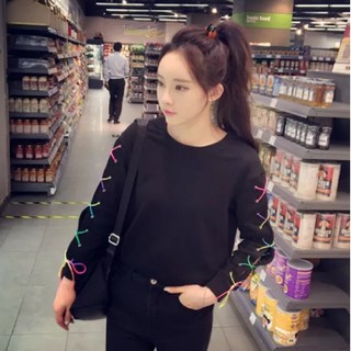 (พร้อมส่ง) เสื้อยืดแขนยาว แต่งผ้าถักตัดสีช่วงแขน สีดำ  ขนาด อก 35.5 ยาว 23 แขนยาว 20 นิ้ว