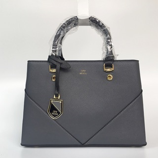 ของแท้ 💯 % LYN AMOUR M BAG
