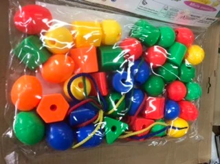 ของเล่นร้อยเชือกลูกปัดเม็ดใหญ่ จับถนัดมือพร้อมเชือก4เส้น (ร้อยเชือก)
