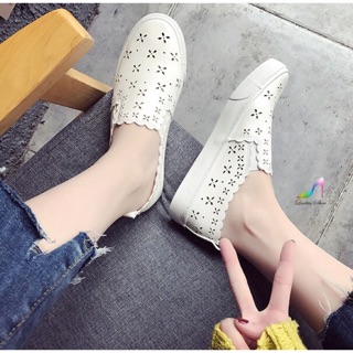 pre-orderรองเท้าผ้าใบหนังนิ่ม)ลุลายน่ารักทรงslip on